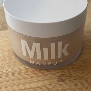 MILK translucent setting powder